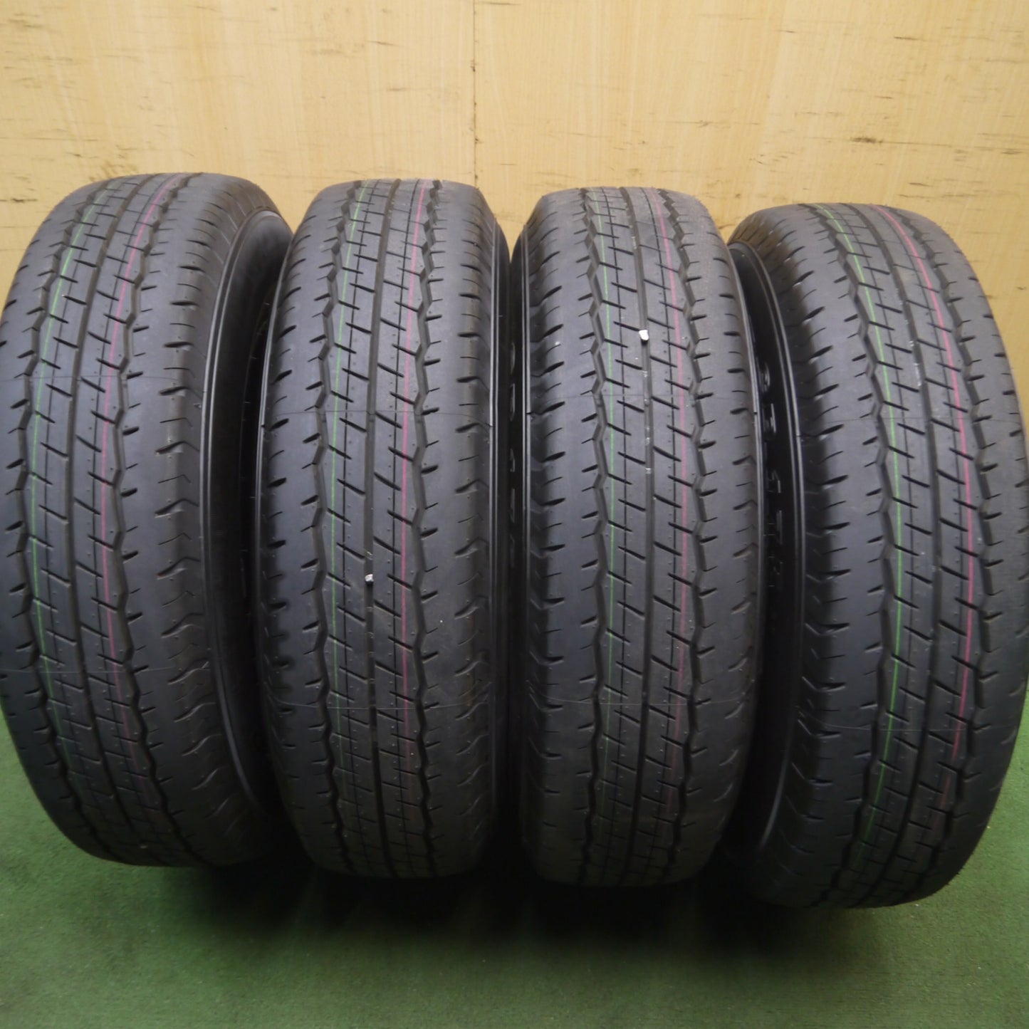 *送料無料* 新車外し！24年★トヨタ 200系 ハイエース 純正 スチール 195/80R15 107/105S ダンロップ SP175N PCD139.7/6H★4061408Hノ
