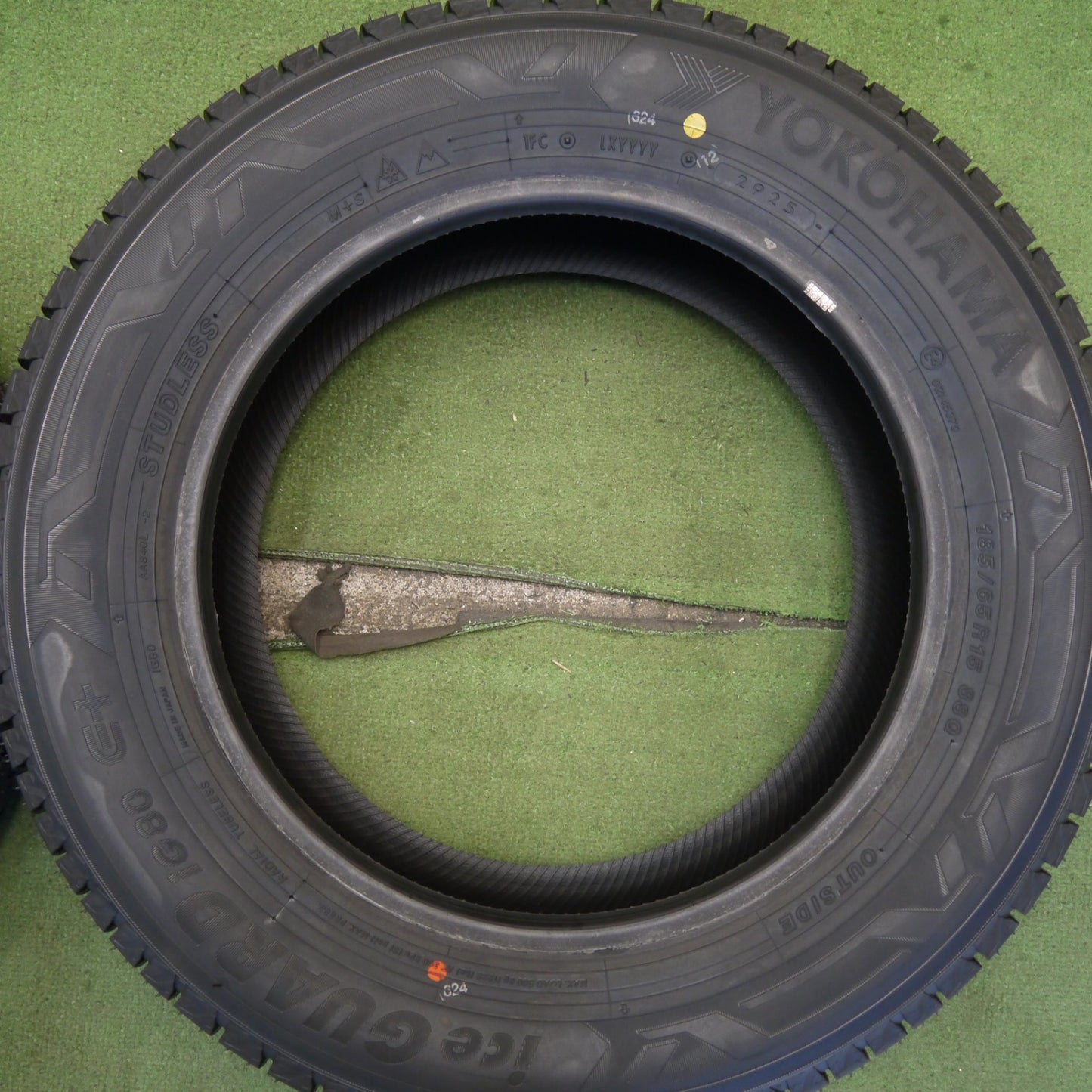 未使用！25年◎スタッドレス 185/65R15 ヨコハマ アイスガード iG80 タイヤ 15インチ シエンタ フリード 等◎6080406Hスタ