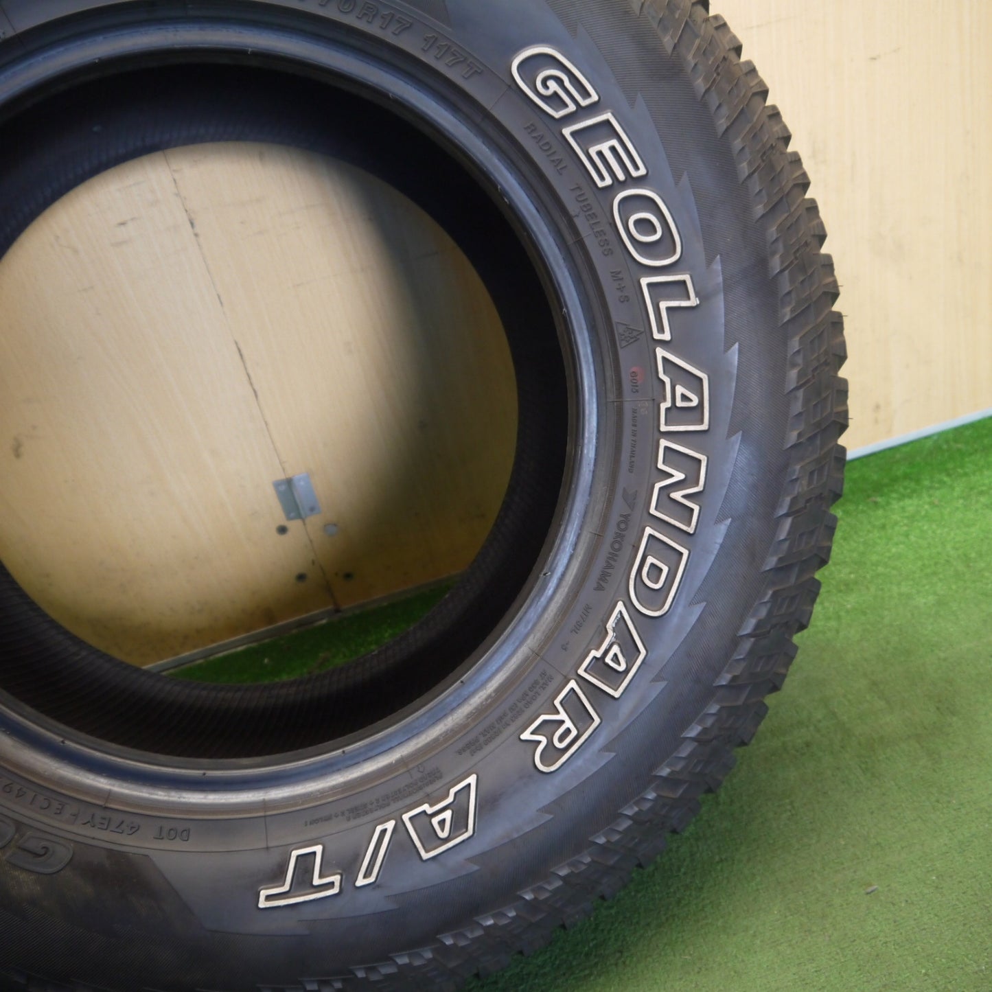 バリ溝！23年！9分！1本★285/70R17 ヨコハマ ジオランダー A/T G015 17インチ タイヤ ランクル プラド FJクルーザー ハマー H3 等★6060303Hノタ