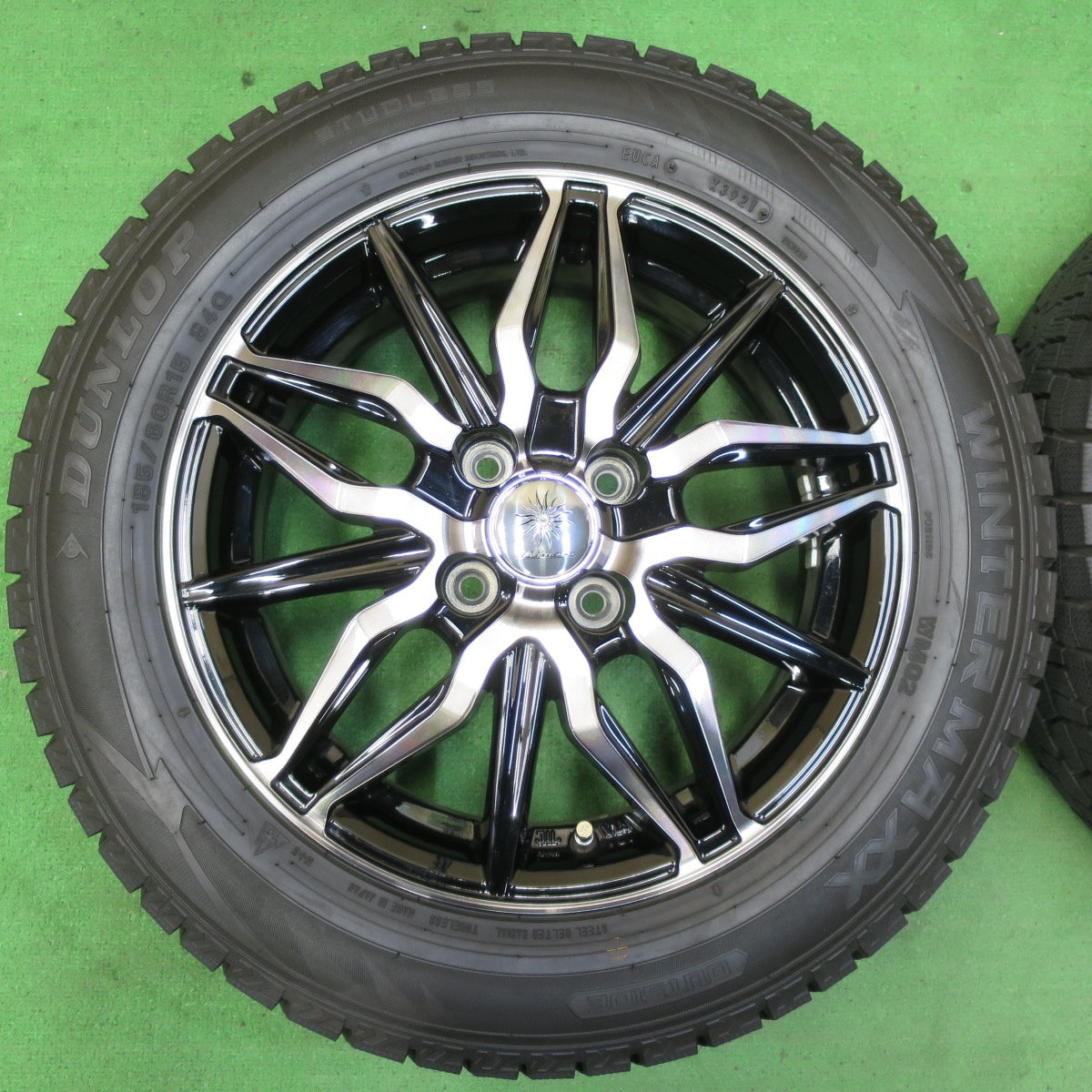 *送料無料* バリ溝！21年！キレイ！9.5分★スタッドレス 185/60R15 ダンロップ ウインターマックス WM02 diluce ディルーチェ 15インチ PCD100/4H★4072704イス