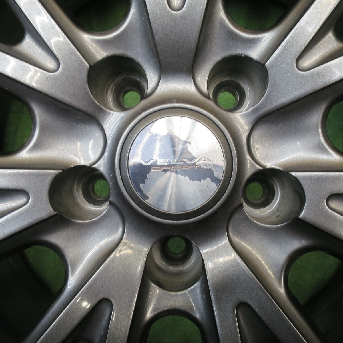 バリ溝！24年！9.5分★スタッドレス 215/55R17 ブリヂストン ブリザック VRX2 VELVA SPORT ヴェルヴァ 17インチ PCD114.3/5H★6033103NJス
