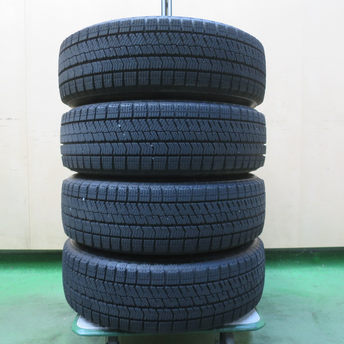 バリ溝！24年！キレイ！9分◎スタッドレス 165/65R14 ブリヂストン ブリザック VRX2 SIBILLA NEXT W45 シビラ 14インチ PCD100/4H◎6070105イス