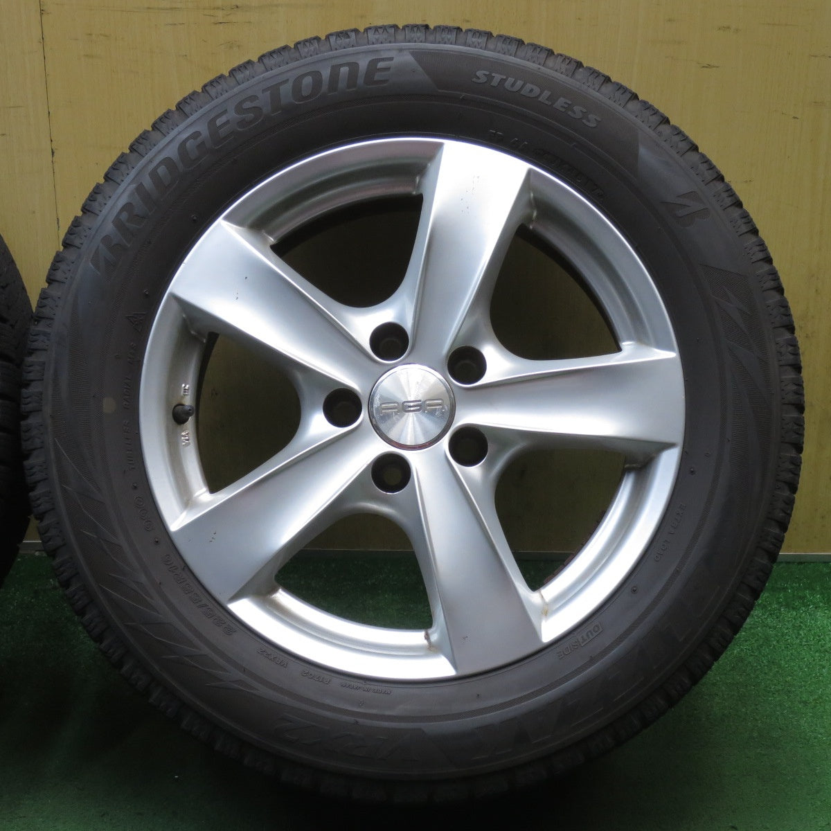 4本価格◎アウディ 等 AGA Nebel 225/55R16 スタッドレス ブリヂストン ブリザック VRX2 ネーベル 16インチ PCD112/5H◎6090702NJス