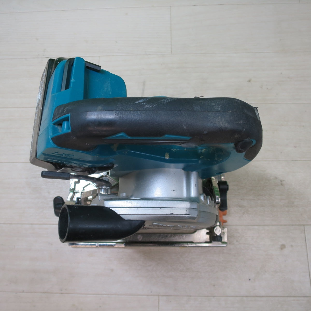 [送料無料] ☆マキタ 125mm 充電式 マルノコ HS475D 電動 工具 切断機 丸のこ 丸ノコ 丸鋸 makita 18V 木工用☆