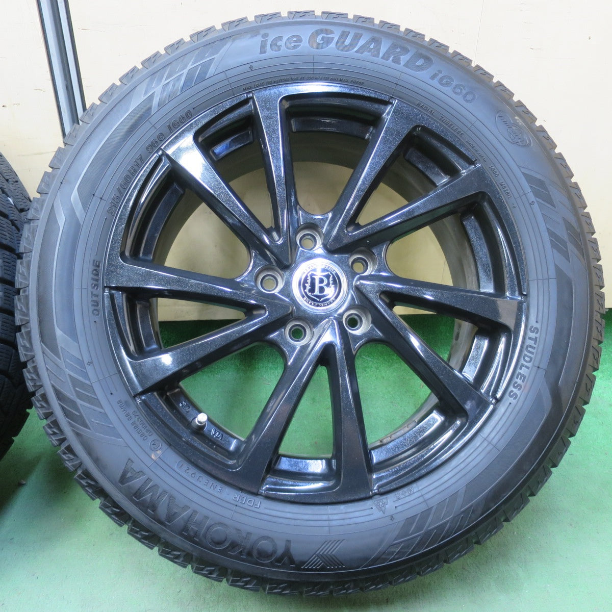 バリ溝！キレイ！9分★スタッドレス 215/60R17 ヨコハマ アイスガード iG60 BRANDLE-LINE ブランドルライン 17インチ PCD114.3/5H★6051202イス