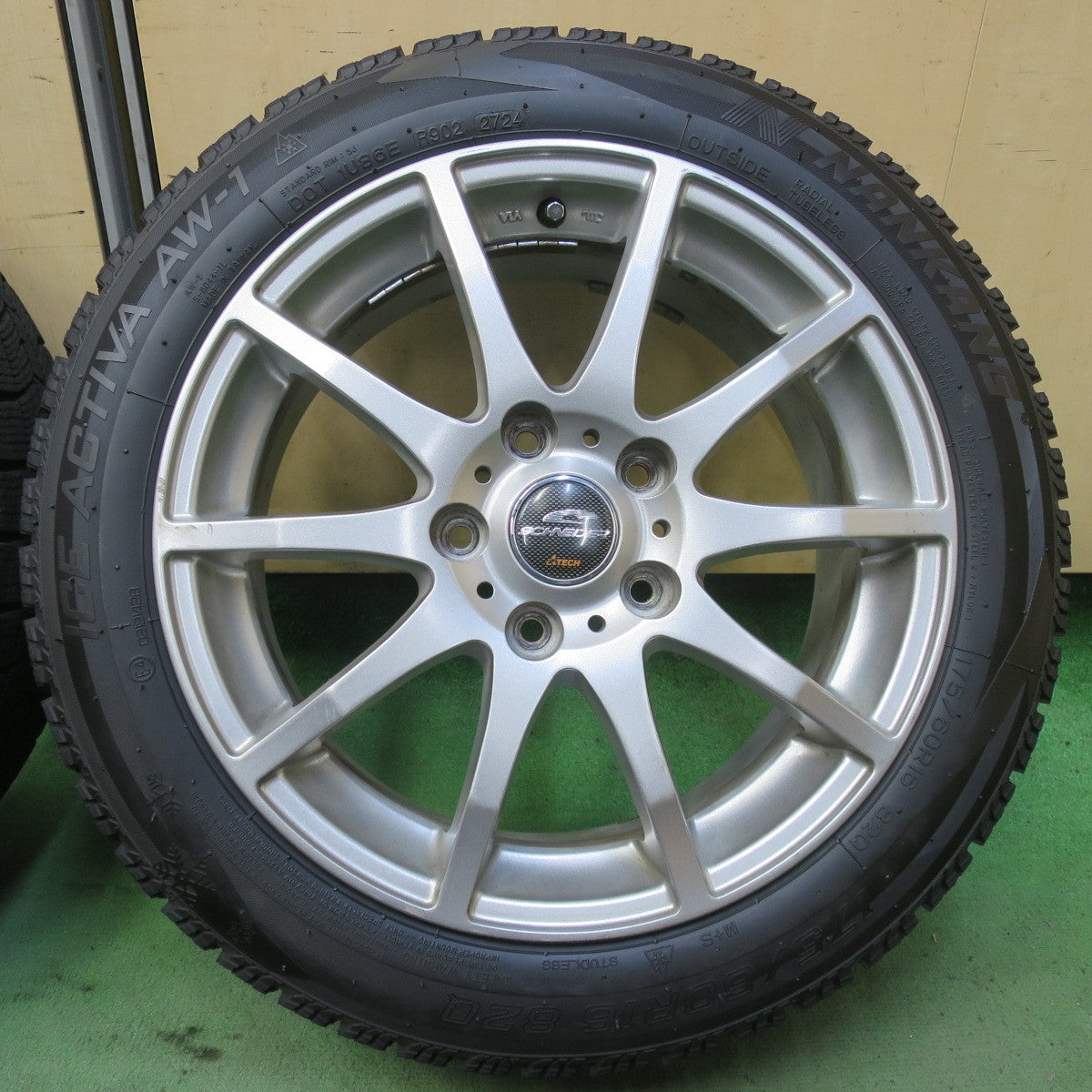 バリ溝！24年！9.5分以上◎スタッドレス 175/60R16 ナンカン アイス アクティバ AW-1 SCHNEIDER シュナイダー 16インチ PCD114.3/5H◎6072704イス