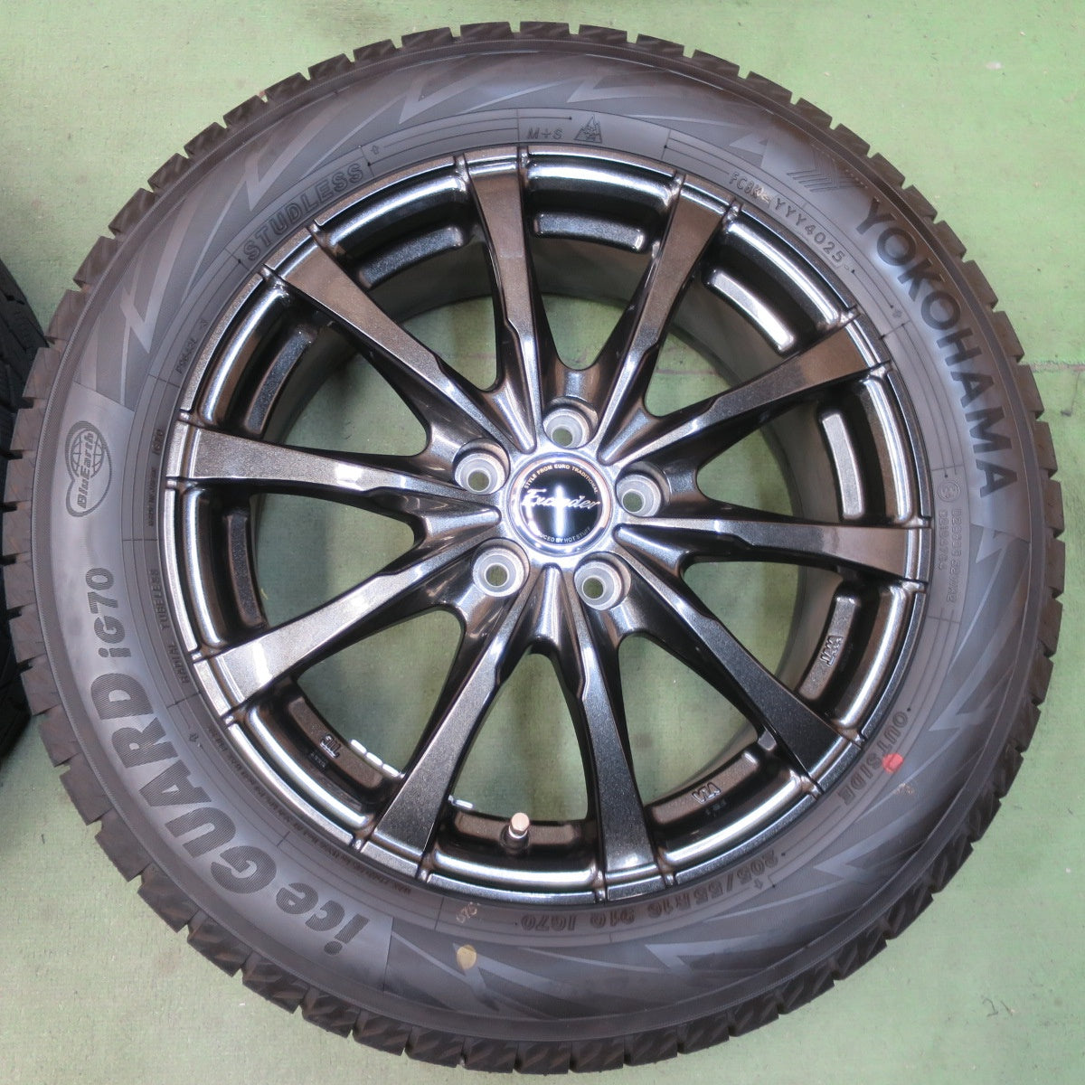 バリ溝！25年！美品！ほぼ10分◎86 BRZ 等 205/55R16 スタッドレス ヨコハマ アイスガード iG70 Exceeder エクシーダー 16インチ PCD100/5H◎6100605イス