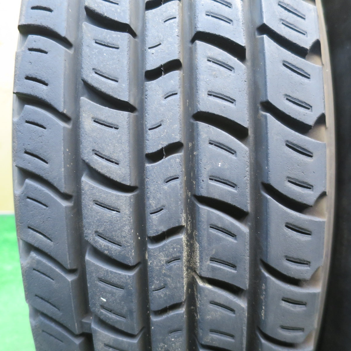 バリ溝！9.5分★215/80R15 112/110L ヨコハマ SUPER DIGGER-V スチール ホイール 15インチ PCD139.7/6H★6042101NJノ
