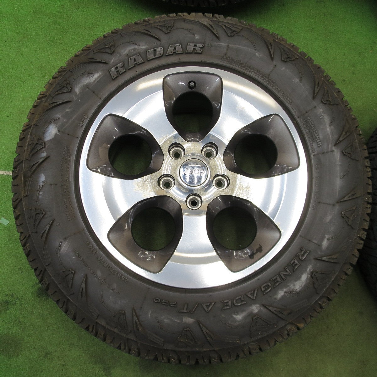 バリ溝！25年！ほぼ10分★JEEP ジープ JK ラングラー サハラ 純正 255/70R18 レーダー RENEGADE A/T PRO 18インチ PCD127/5H★6042901ナノ