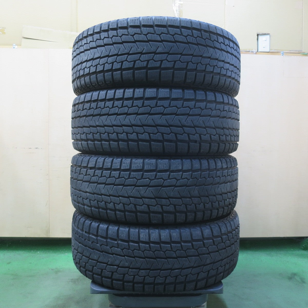 バリ溝！キレイ！9.5分★スタッドレス 225/55R18 ヨコハマ アイスガード G075 GRASS グラス 18インチ PCD114.3/5H★6041107イス