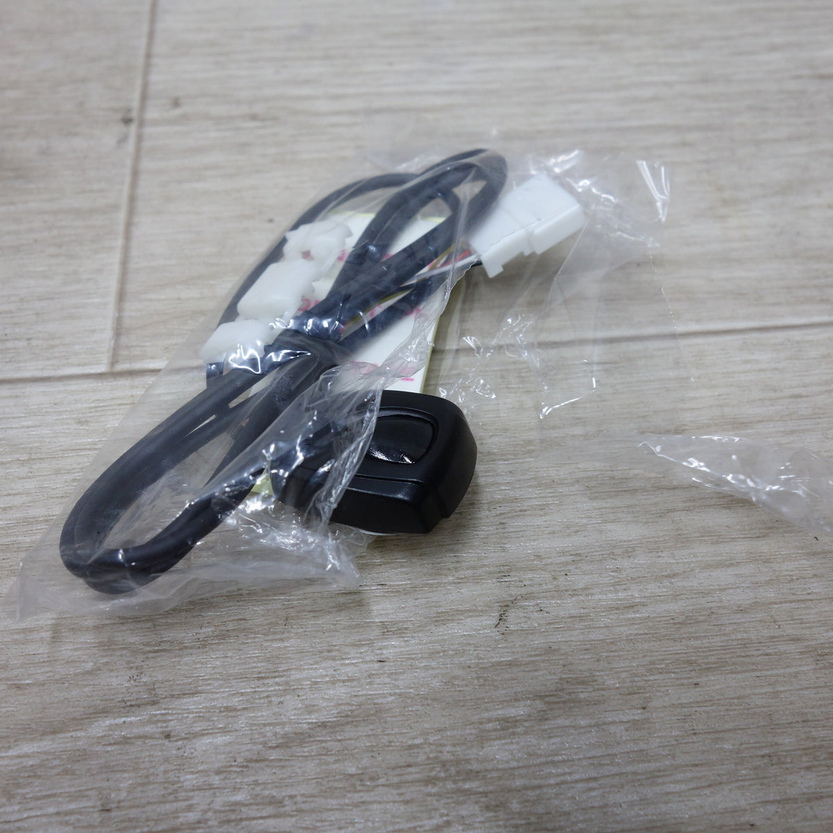 未使用◆200系 ハイエース 等 Bullcon ヘッドライト コントローラー HLC-101 純正 スイッチ OFF レス オートライト 装着車 専用 品 フジ電機工業 ブルコン カー パーツ◆