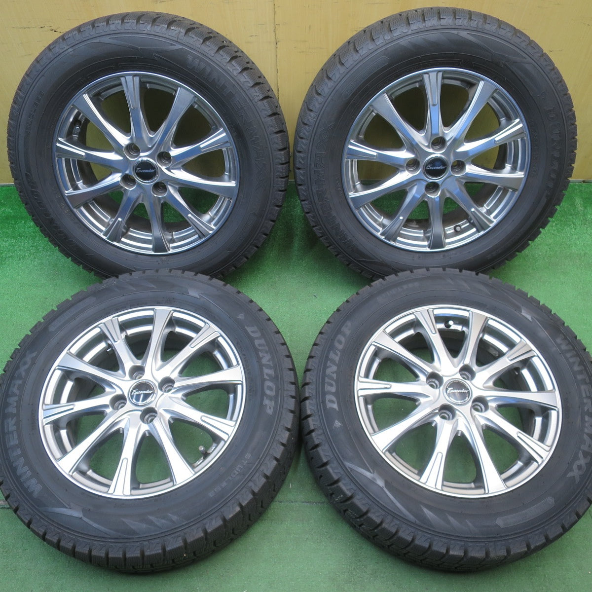 バリ溝！22年！キレイ！9.5分以上★スタッドレス 195/65R15 ダンロップ ウインターマックス WM02 Exceeder エクシーダー 15インチ PCD100/4H★6042403NJス
