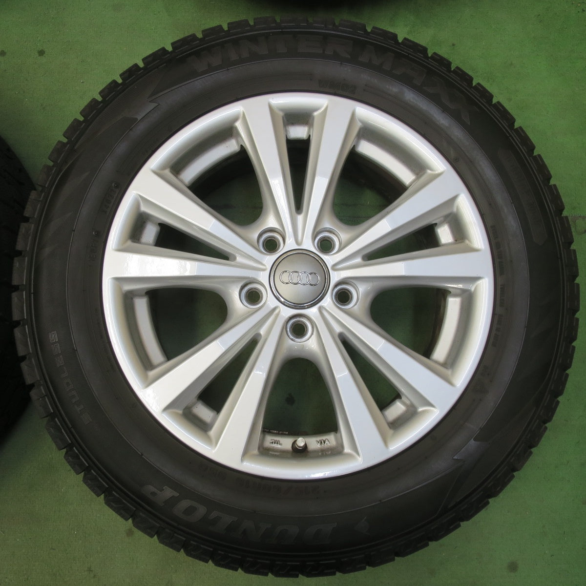 バリ溝！22年！9.5分★ワーゲン アウディ 等 AGA Dorf 215/60R16 スタッドレス ダンロップ ウインターマックス WM02 ドルフ 16インチ PCD112/5H★6042705イス
