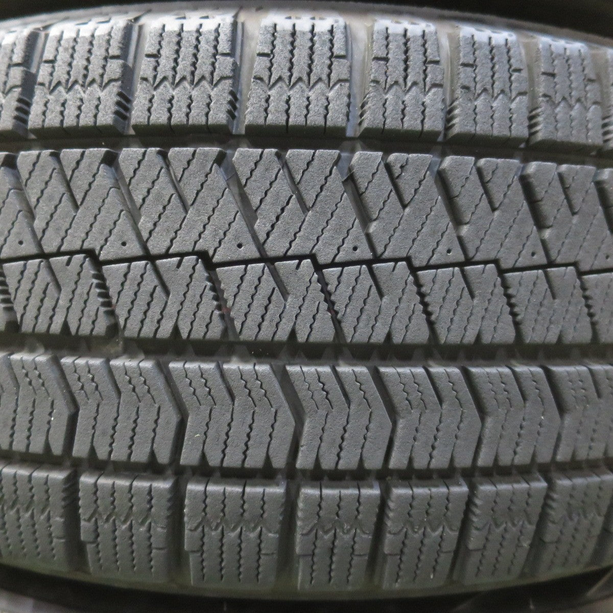 バリ溝！24年！キレイ！9.5分◎スタッドレス 215/60R16 ブリヂストン ブリザック VRX2 ECO FORME SE-12 エコフォルム 16インチ PCD114.3/5H◎6081110IMス