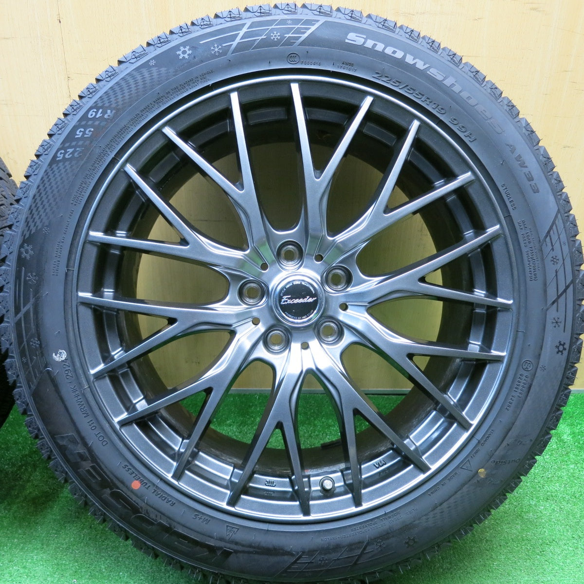 バリ溝！24年！キレイ！ほぼ10分★スタッドレス 225/55R19 カプセン Snowshoes AW33 Exceeder エクシーダー 19インチ PCD114.3/5H★5122503HAス