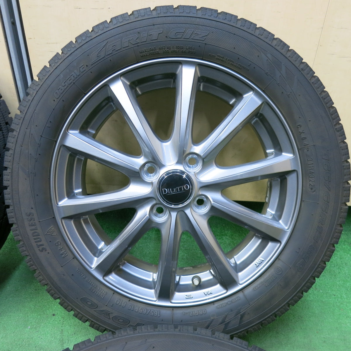 バリ溝！22年！キレイ！9.5分以上★スタッドレス 165/65R15 トーヨー オブザーブ ガリット GIZ DILETTO ディレット 15インチ ソリオ タフト 等 PCD100/4H★5070419SYス