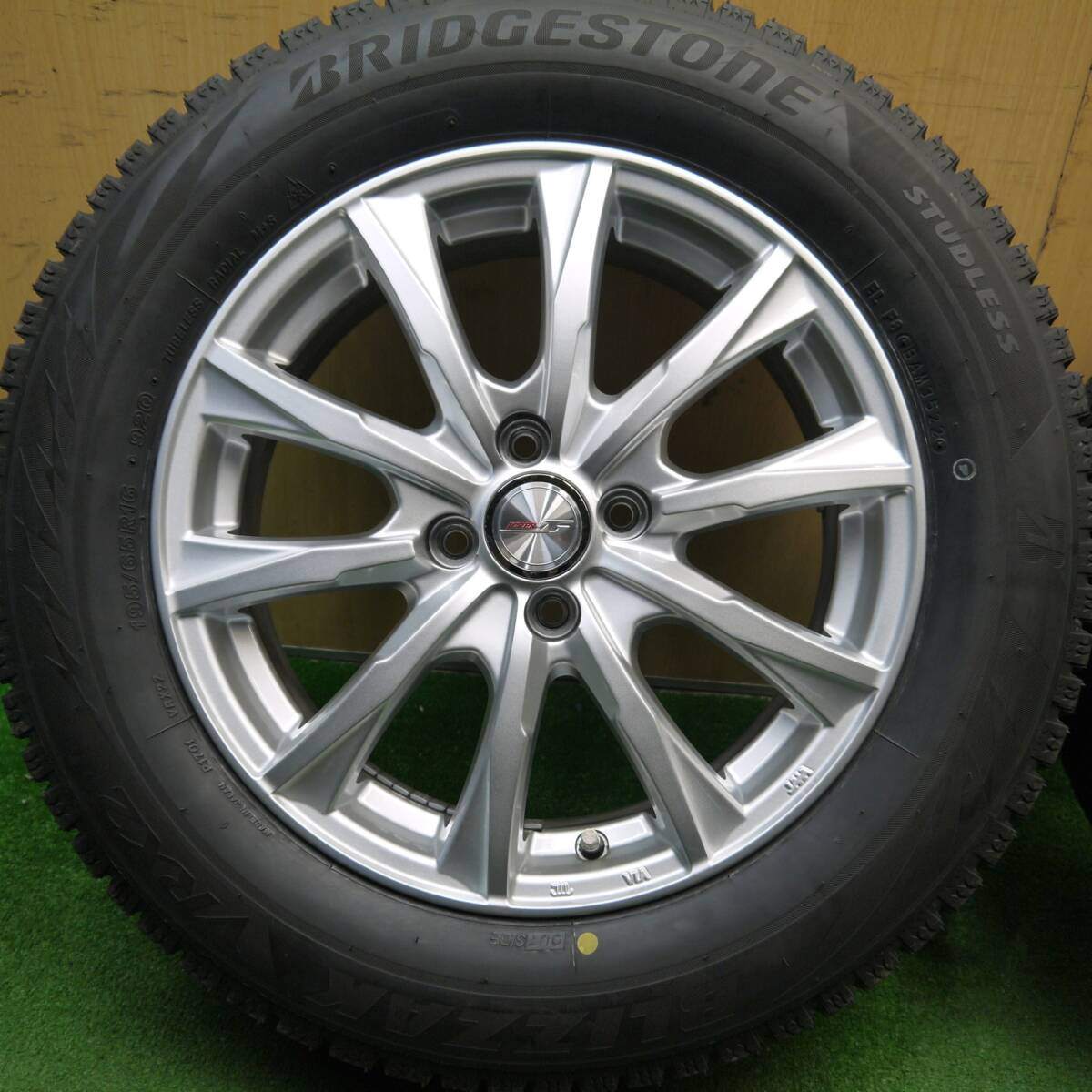 バリ溝！22年！キレイ！ほぼ10分★スタッドレス 195/65R16 ブリヂストン ブリザック VRX2 JOKER ジョーカー 16インチ PCD100/4H★5031206Hス