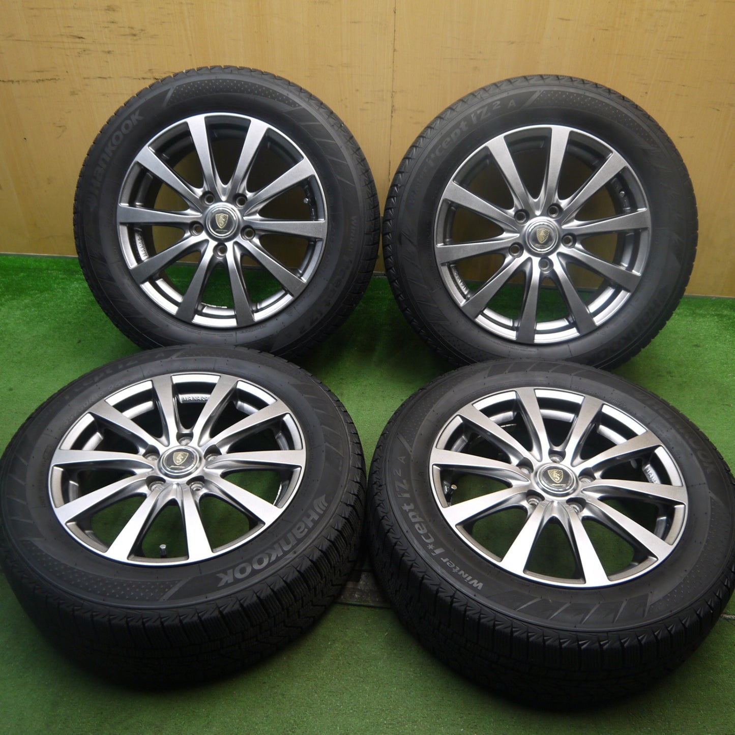 バリ溝！22年！キレイ！9.5分★スタッドレス 205/60R16 ハンコック ウインター アイセプト IZ2A MANARAY SPORT マナレイ スポーツ 16インチ PCD114.3/5H★5072204Hス