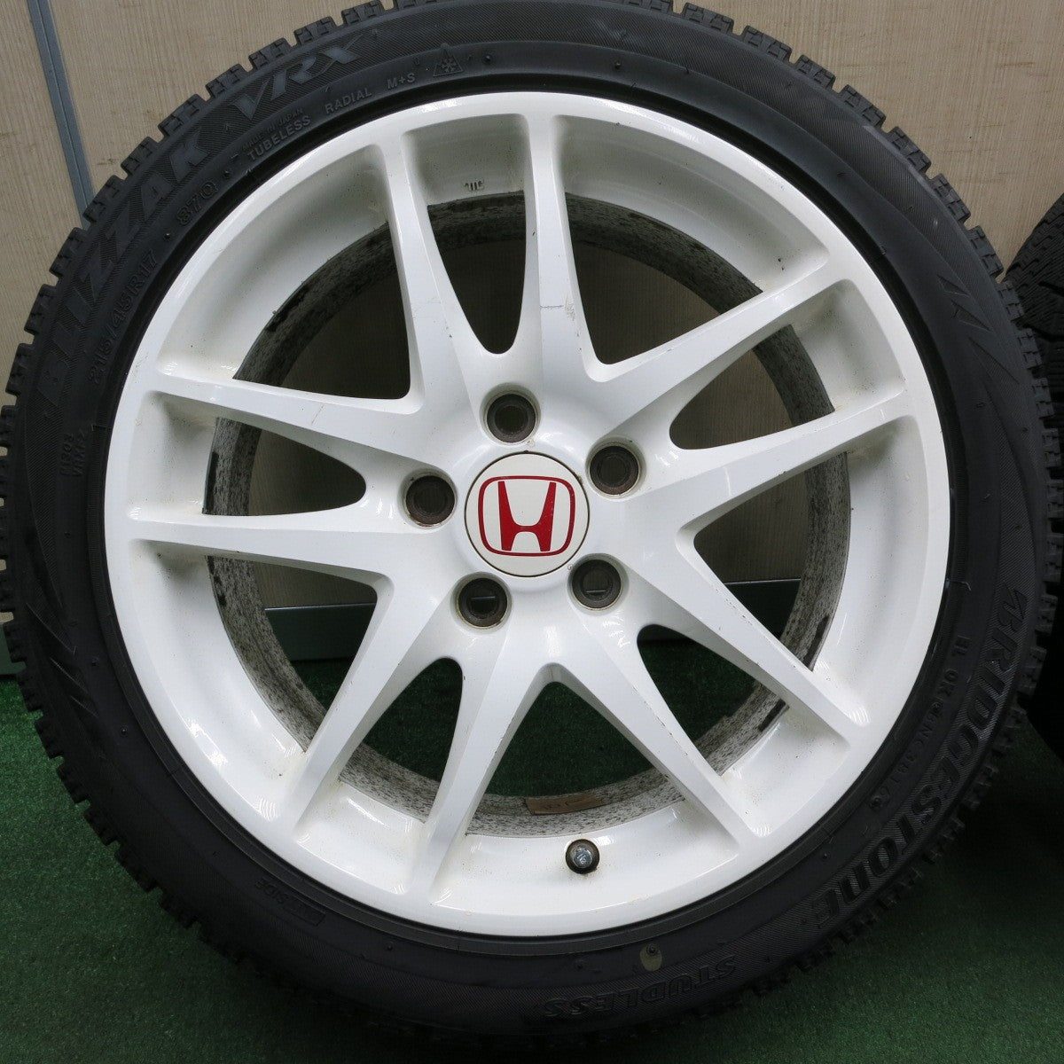 *送料無料* バリ溝！9分★ホンダ DC5 インテグラ タイプR 純正 215/45R17 スタッドレス ブリヂストン ブリザック VRX PCD114.3/5H★4032408HAス