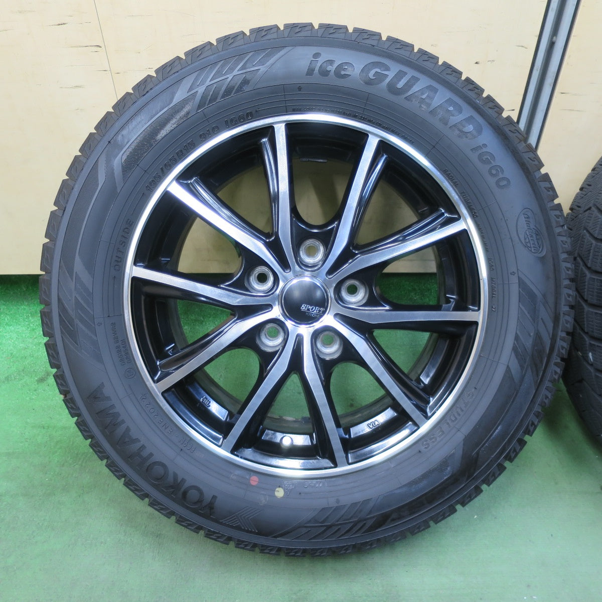 バリ溝！22年！キレイ！9分★スタッドレス 195/65R15 ヨコハマ アイスガード iG60 SPORT KRONE スポルト クローネ 15インチ PCD114.3/5H★5111903TTス