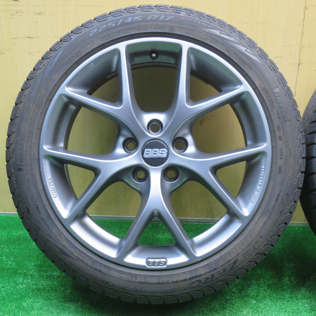 キレイ！22年★ボルボ 等 BBS SR007 KBA49538 225/45R17 スタッドレス ピレリ アイスゼロ アシンメトリコ 17インチ PCD108/5H★5101403NJス