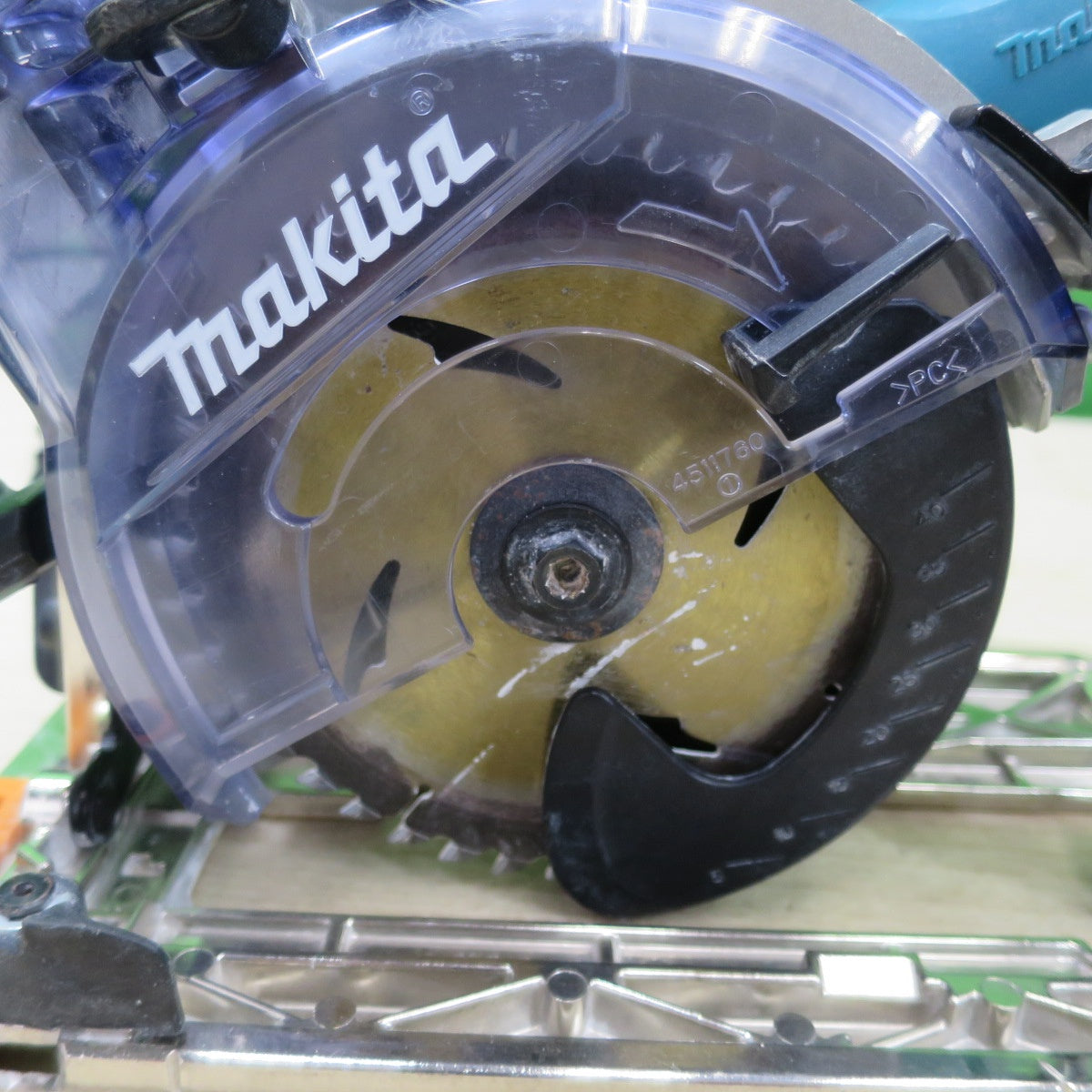 [送料無料] ☆マキタ 125mm 防じん マルノコ KS5200FX 電動 工具 切断機 木工用 超硬 丸のこ 丸ノコ 丸鋸 makita 100V☆