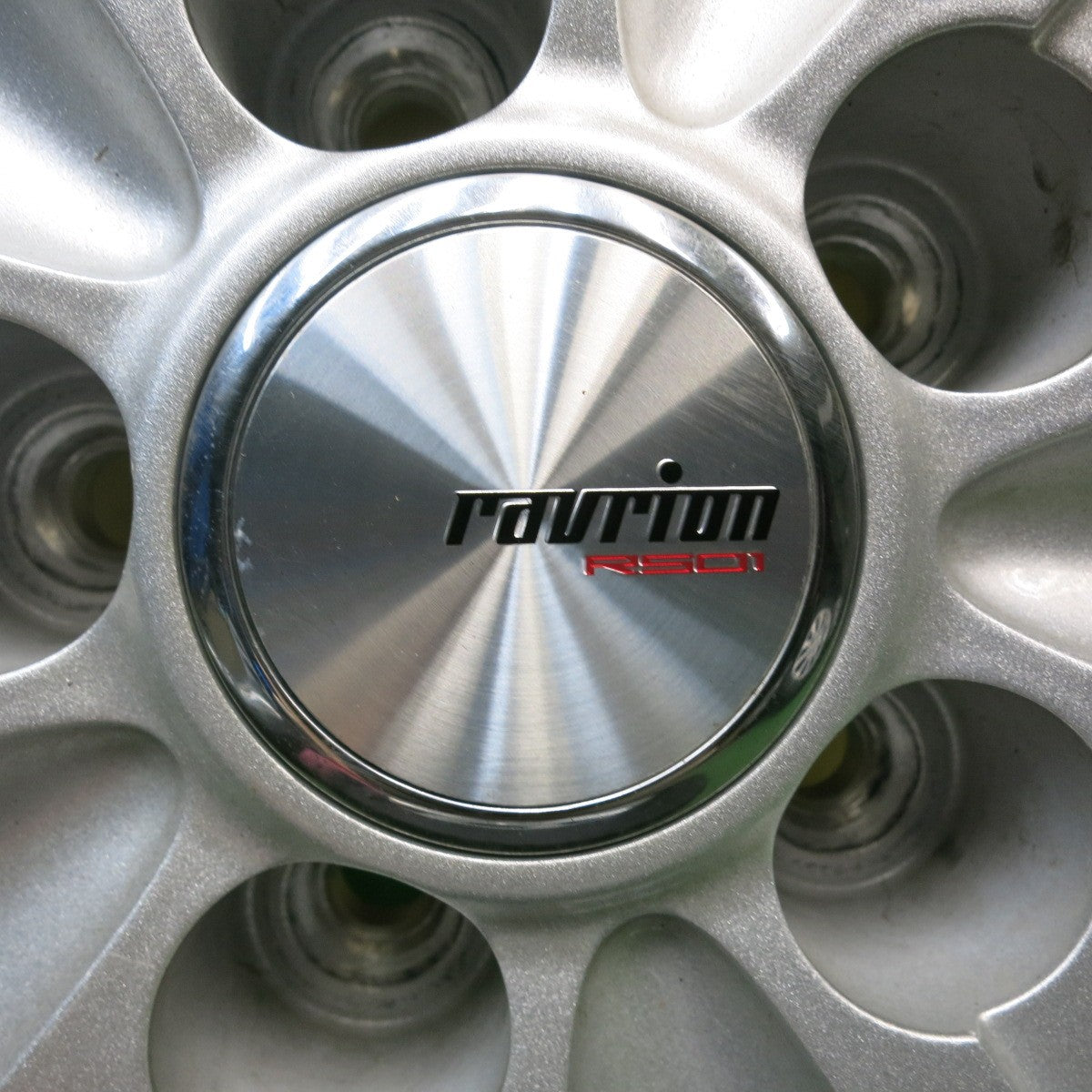 バリ溝！23年！キレイ！9.5分★プリウス 等 185/65R15 スタッドレス ダンロップ ウインターマックス WM02 ravrion RS01 ラブリオン 15インチ PCD100/5H★5072701HAス