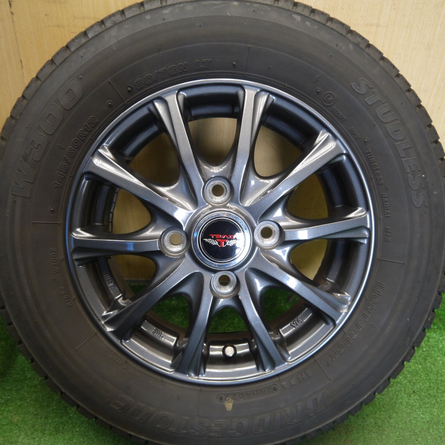 キレイ！22年◎スタッドレス 145/80R12 80/78N ブリヂストン W300 TEAD テッド 12インチ PCD100/4H◎6061507Hス