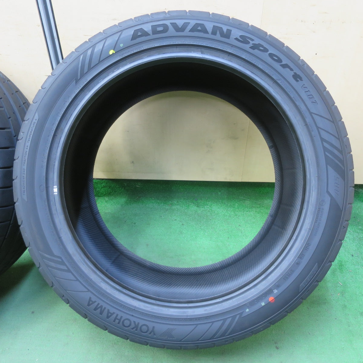 未使用！25年！2本★315/40R21 ヨコハマ アドバン スポーツ V107 SUV タイヤ 21インチ ベンツ GLE W167 GLS X167 等★5072102イノタ