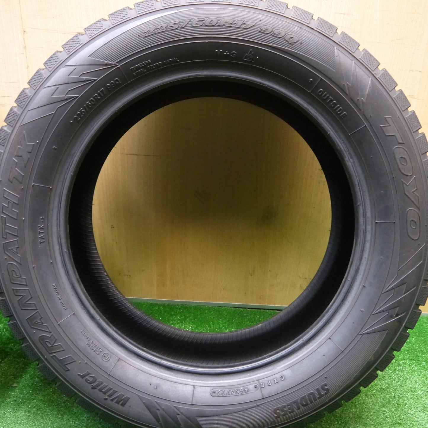 バリ溝！22年！9分★スタッドレス 225/60R17 トーヨー ウインター トランパス TX タイヤ 17インチ アルファード ヴェルファイア フォレスター 等★5120503Hスタ