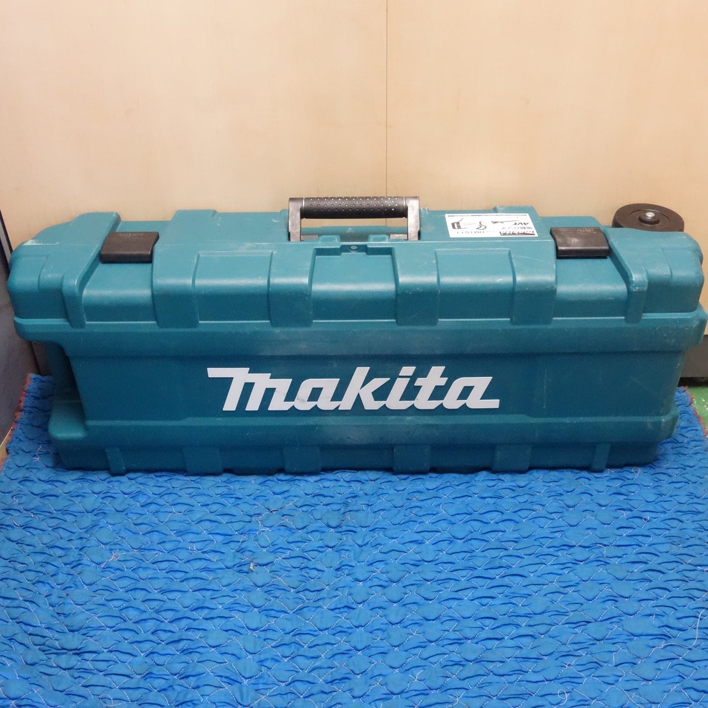 [送料無料] ☆マキタ 電動 ハンマ 100V HM1511 ケース付き はつり ハツリ 斫り 電動 工具☆