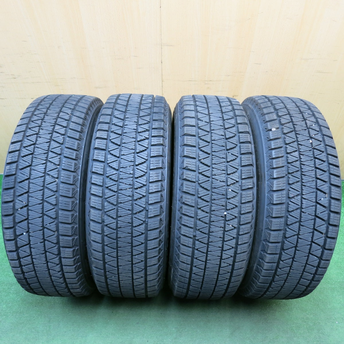 バリ溝！9.5分★トヨタ 60系 ハリアー 純正 225/65R17 スタッドレス ブリヂストン ブリザック DM-V3 17インチ PCD114.3/5H★6043002HAス