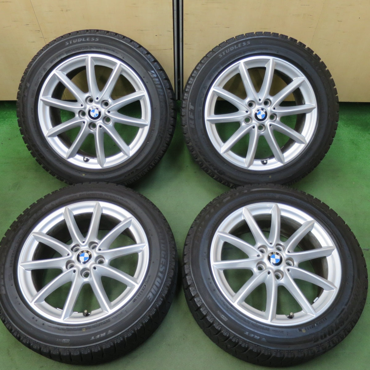 バリ溝！キレイ！9分★BMW F48 X1 純正 225/55R17 スタッドレス ブリヂストン ブリザック RFT 17インチ PCD112/5H★5112806TTス