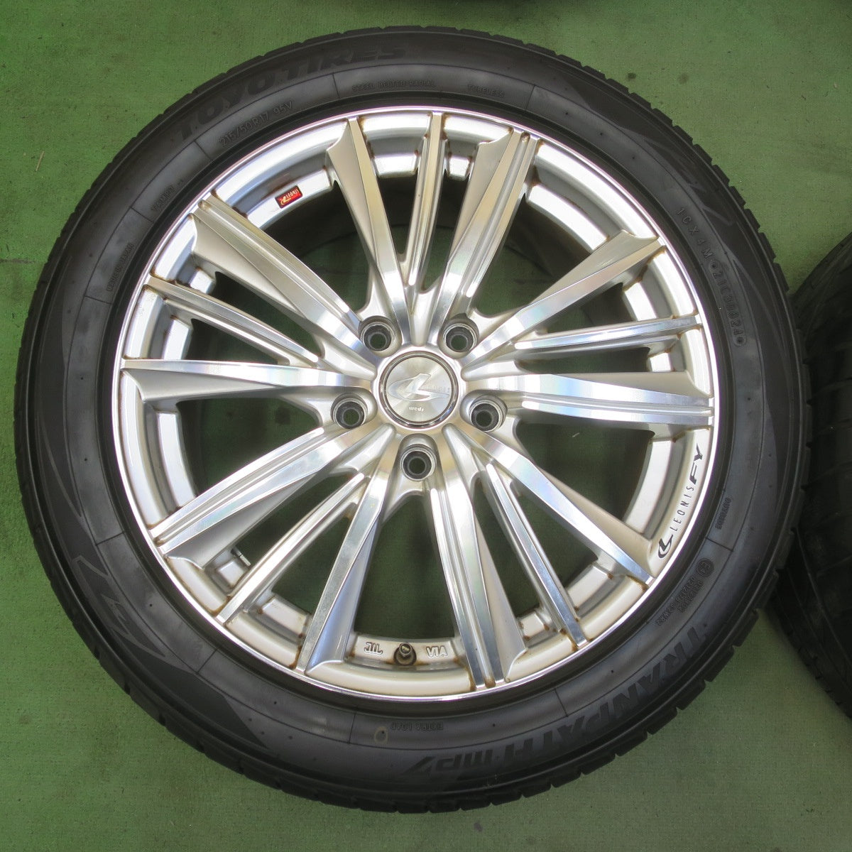 バリ溝！24年！9.5分★LEONIS FY 215/50R17 トーヨー トランパス MP7 レオニス 17インチ PCD114.3/5H★6051004IMノ