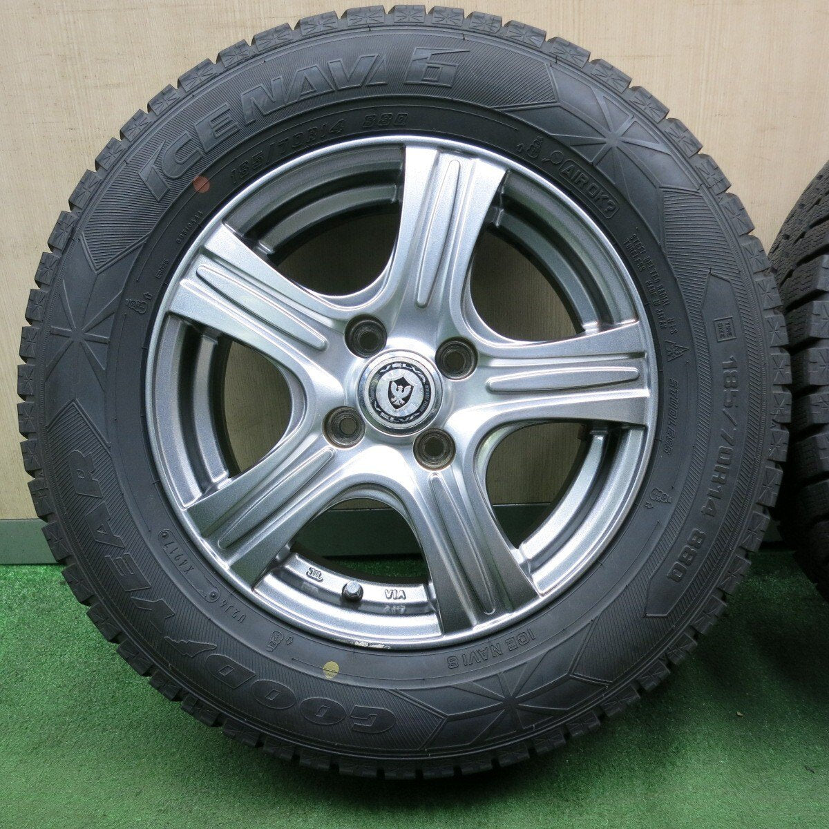 4本価格★スタッドレス 185/70R14 グッドイヤー アイスナビ6 VELVA ヴェルヴァ 14インチ PCD100/4H★4061803NJス
