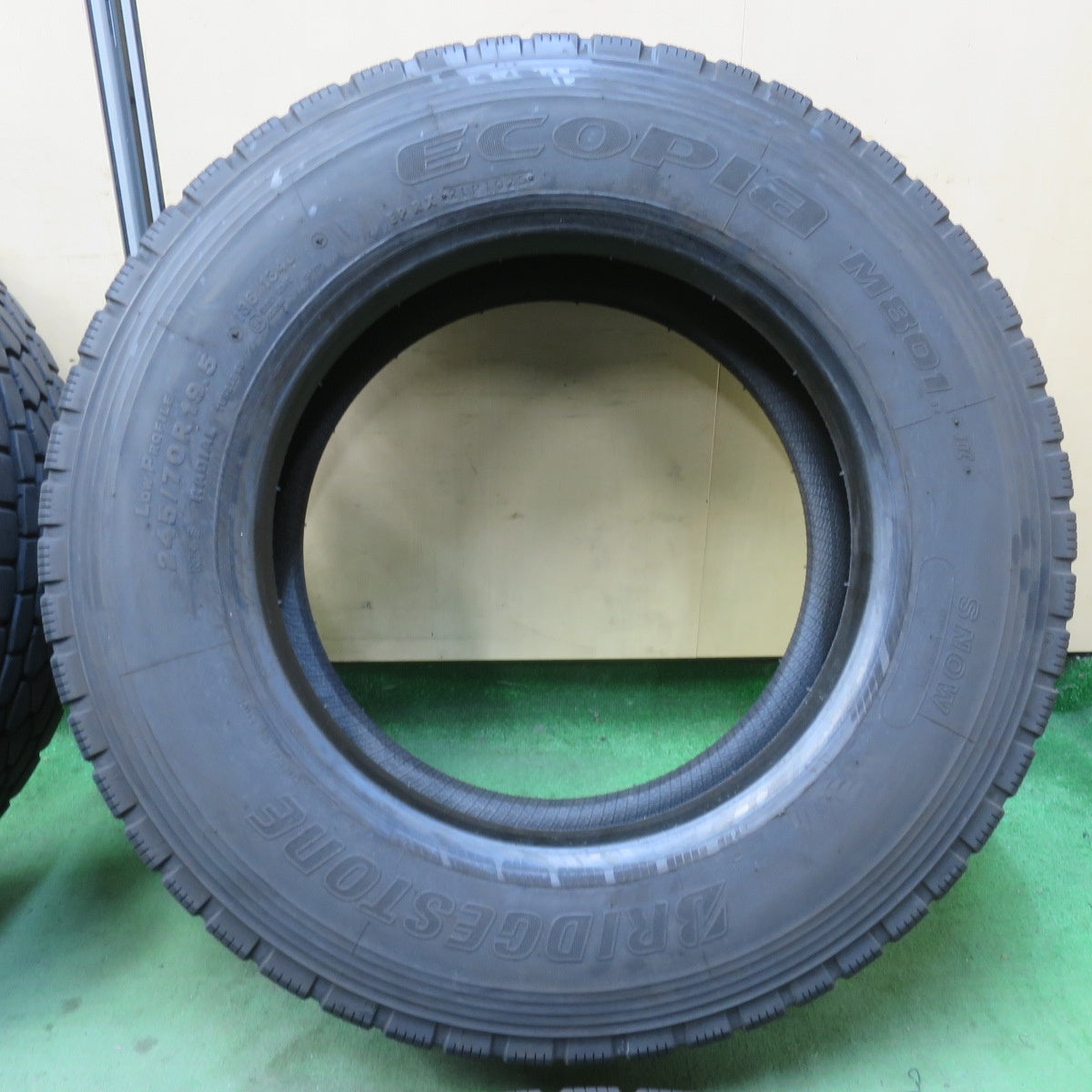 バリ溝！25年！9.5分★トラック タイヤ 245/70R19.5 136/134J ブリヂストン エコピア M801 Ⅱ ミックス オールシーズン 19.5インチ★6020609イスタ