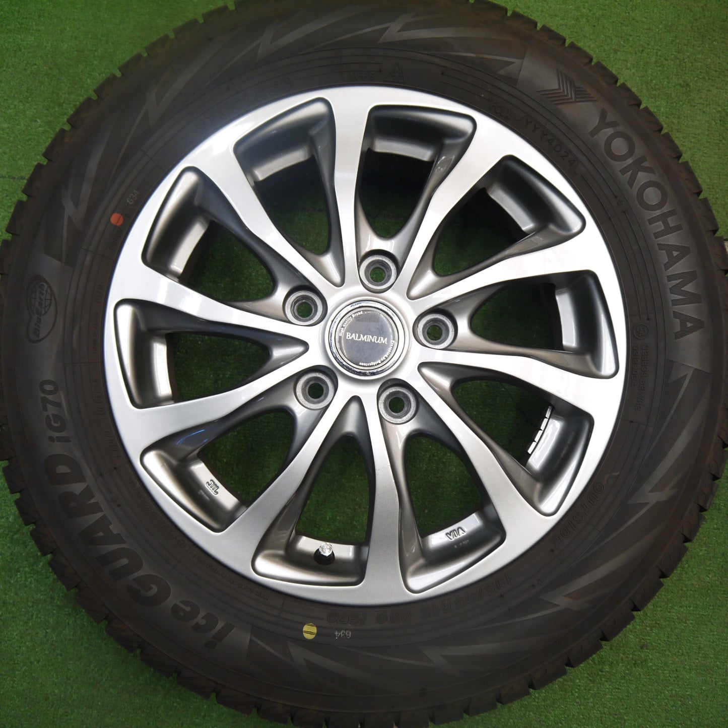 [送料無料] バリ溝！24年！キレイ！ほぼ10分★スタッドレス 185/65R15 ヨコハマ アイスガード iG70 BALMINUM バルミナ 15インチ PCD114.3/5H★5032409Hス