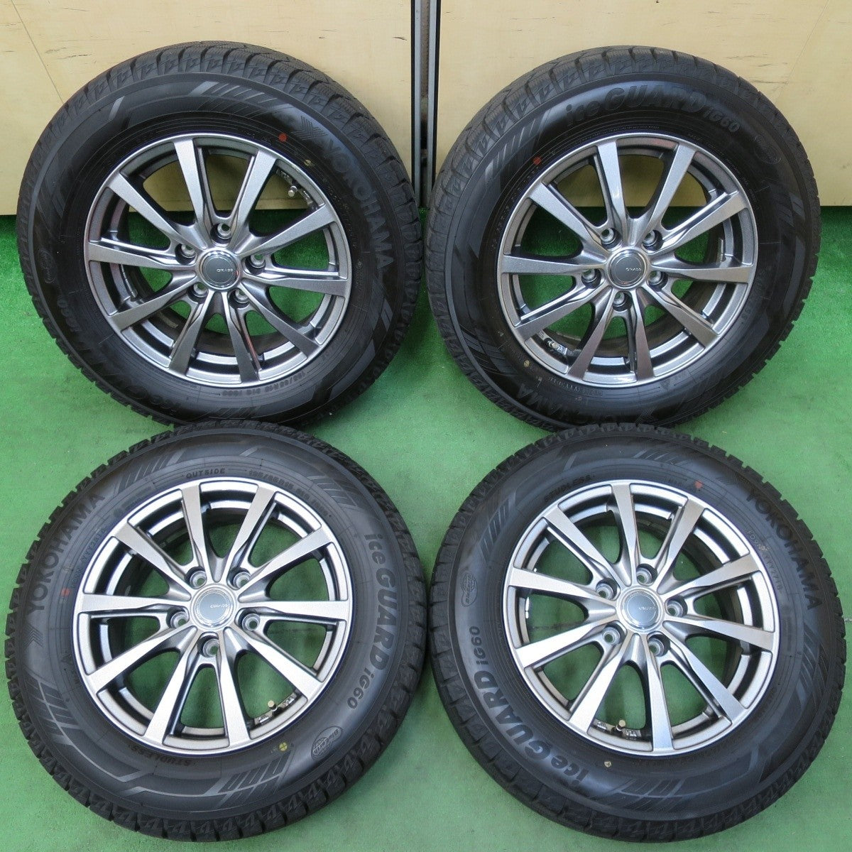 バリ溝！キレイ！9.5分以上★スタッドレス 195/65R15 ヨコハマ アイスガード iG60 GRASS グラス 15インチ PCD114.3/5H★4120704イス