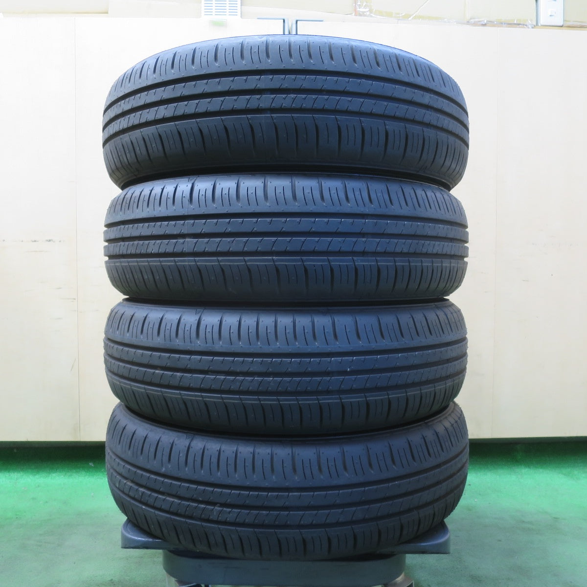 新車外し！25年★165/65R15 ダンロップ エナセーブ EC300+ タイヤ 15インチ タフト ソリオ デリカ D:2 等★5112005イノタ