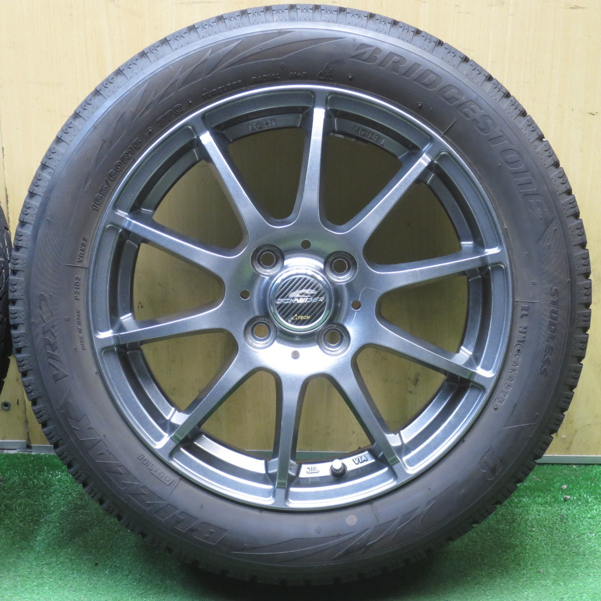 バリ溝！23年！8.5分◎スタッドレス 165/60R15 ブリヂストン ブリザック VRX2 SCHNEIDER シュナイダー 15インチ ハスラー 等 PCD100/4H◎6101205NJス