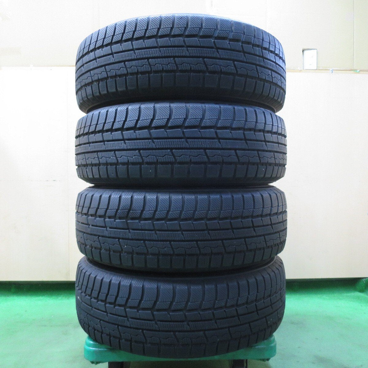 バリ溝！キレイ！9.5分★トヨタ 60系 ハリアー 純正 225/65R17 スタッドレス トーヨー ウインター トランパス TX 17インチ PCD114.3/5H★5021108イス