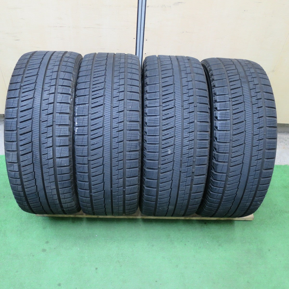 バリ溝！23年！キレイ！9.5分以上★86 BRZ 等 215/45R17 Lehrmeister PREMIX AMALFI V Jr スタッドレス グリップマックス グリップアイス X レアマイスター PCD100/5H★5052804TTス