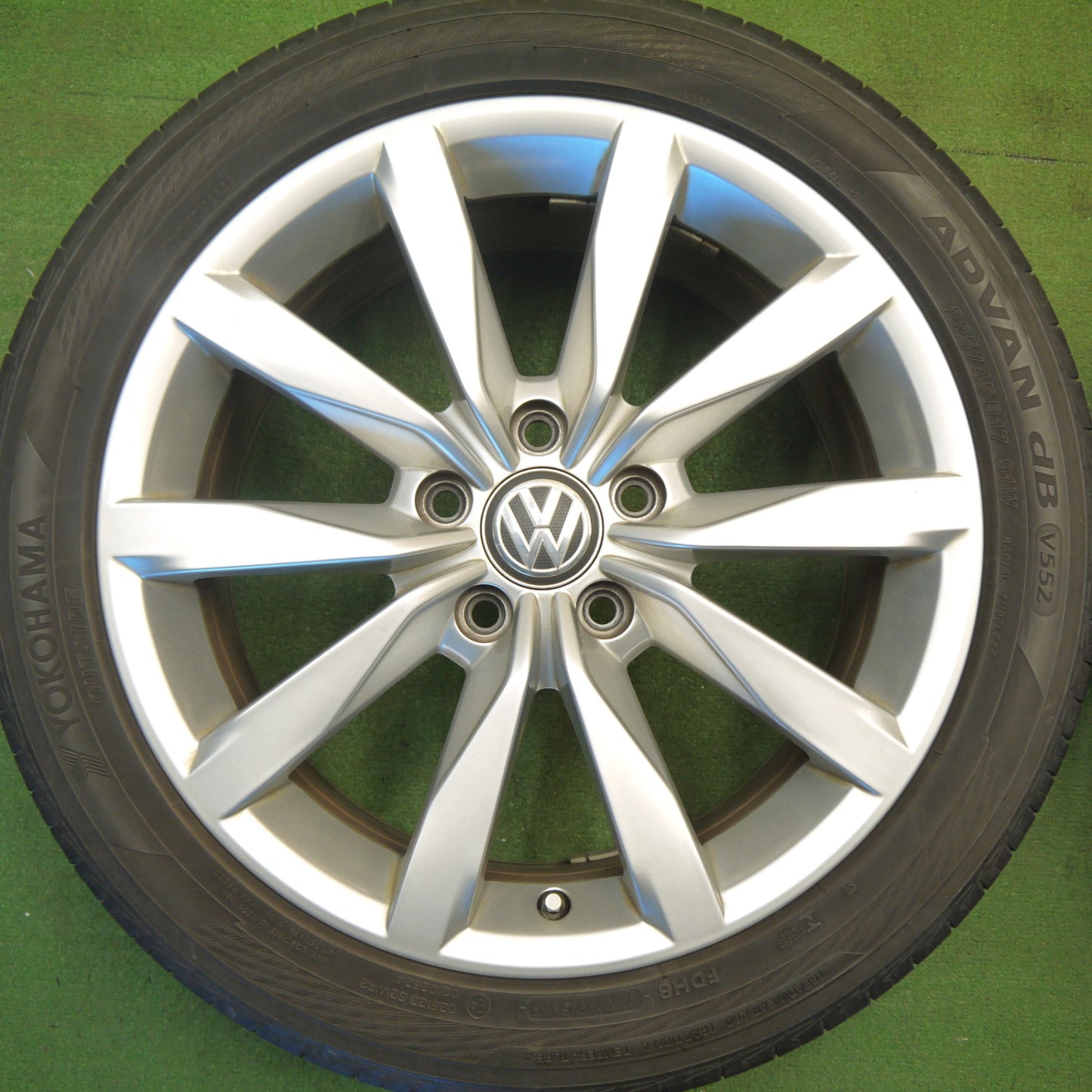 キレイ★ワーゲン ゴルフ7 純正 225/45R17 ヨコハマ アドバン dB V552 17インチ PCD112/5H★6030404Hノ