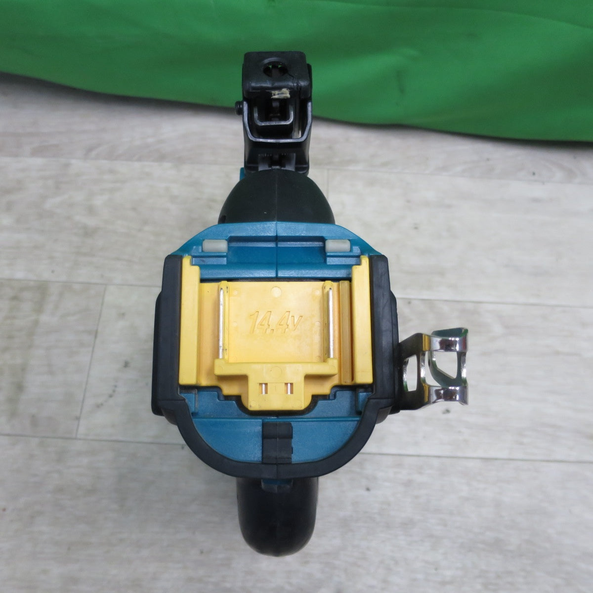 [送料無料] キレイ☆マキタ 充電式 タッカ ST420D 電動 工具 タッカー makita☆