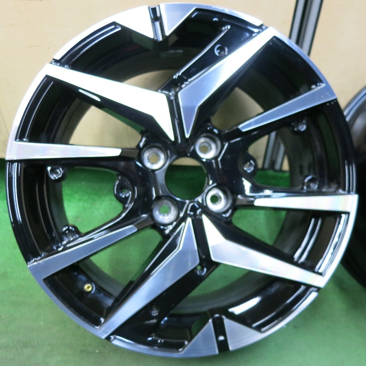 キレイ★プジョー 208 GT 純正 ホイール 17インチ 17×7J PCD108/4H★5021416SYホ