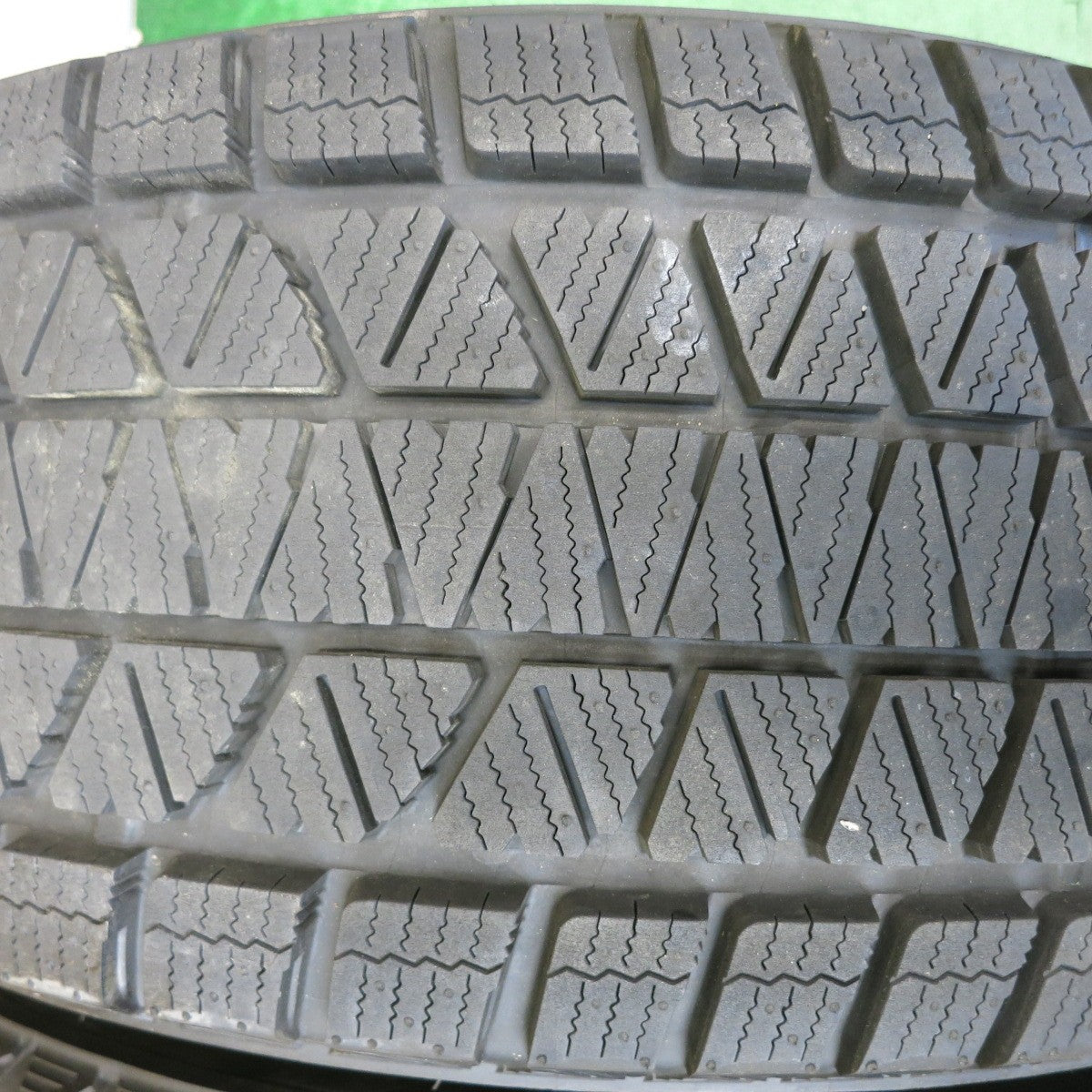バリ溝！キレイ！9.5分以上★ベンツ W463 Gクラス ゲレンデ 純正 265/60R18 スタッドレス ブリヂストン ブリザック DM-V3 18インチ PCD130/5H★6052405HAス