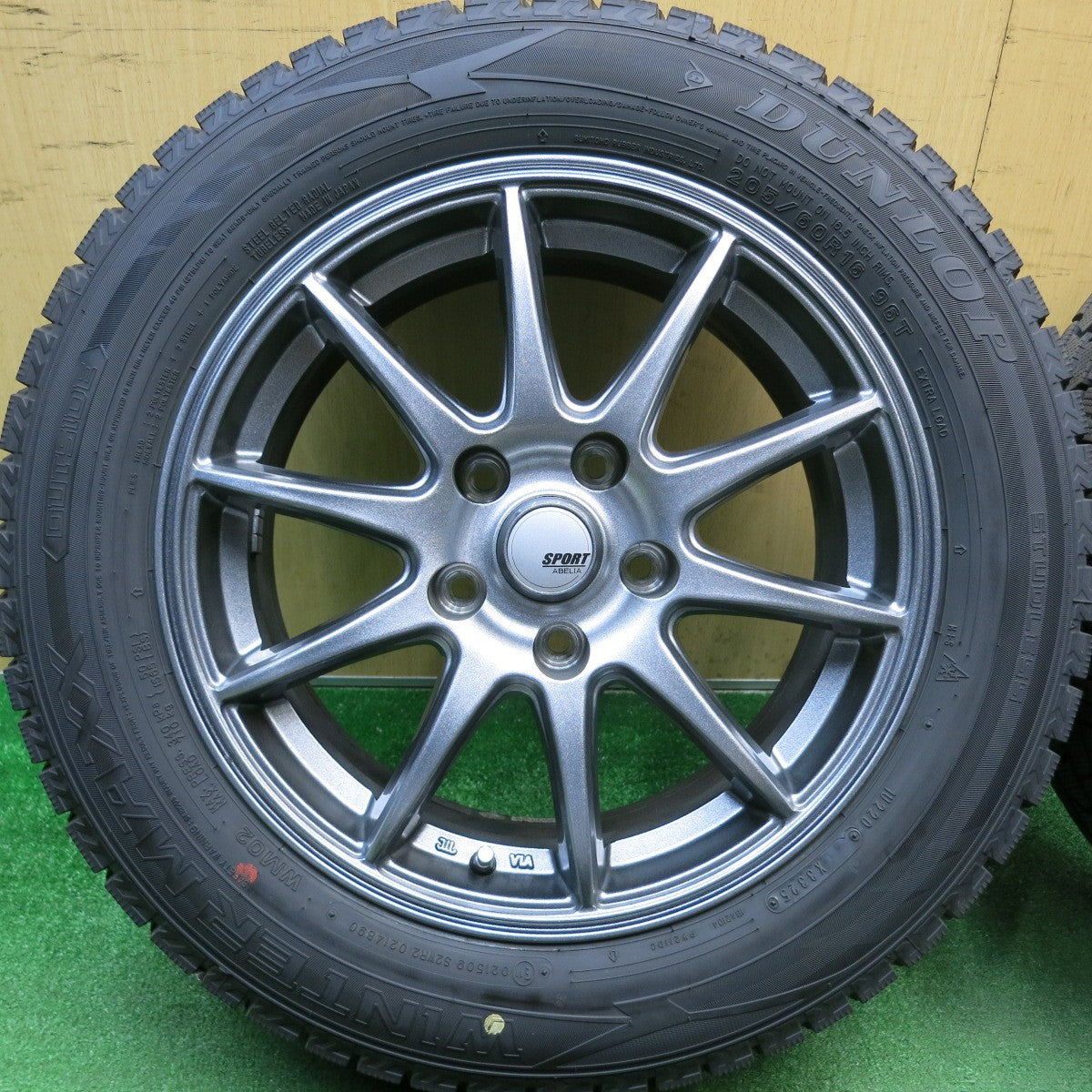 バリ溝！25年！キレイ！9.5分以上★スタッドレス 205/60R16 ダンロップ ウインターマックス WM02 SPORT ABELIA スポルト アベリア 16インチ PCD114.3/5H★6022311HAス