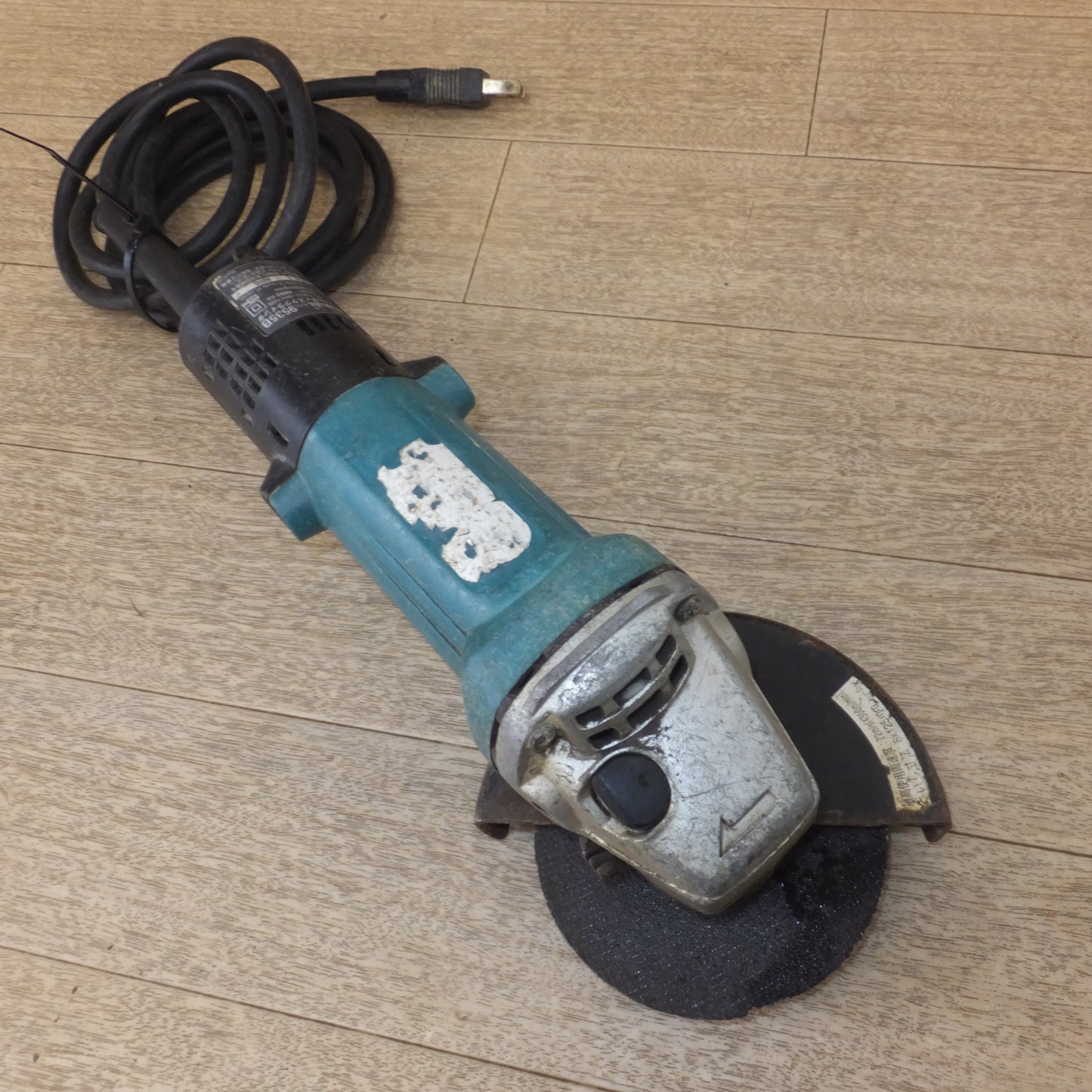 [送料無料] ★マキタ makita 125mm ディスクグラインダ 9533B　100V～ 7.4A 50-60Hz 720W★