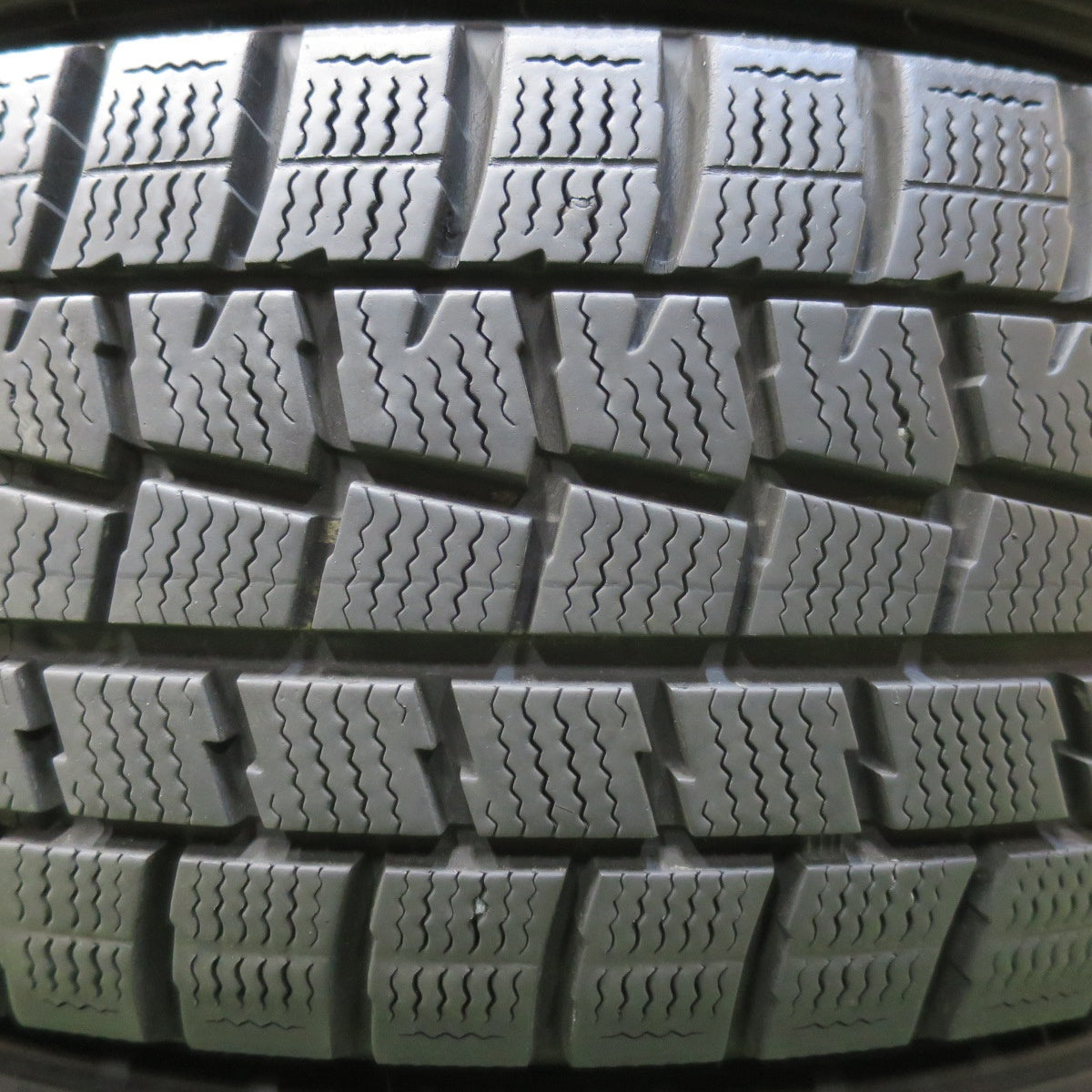 バリ溝！キレイ！8.5分★スタッドレス 185/60R15 ダンロップ ウインターマックス WM01 TEAD テッド 15インチ PCD100/4H★5111802イス