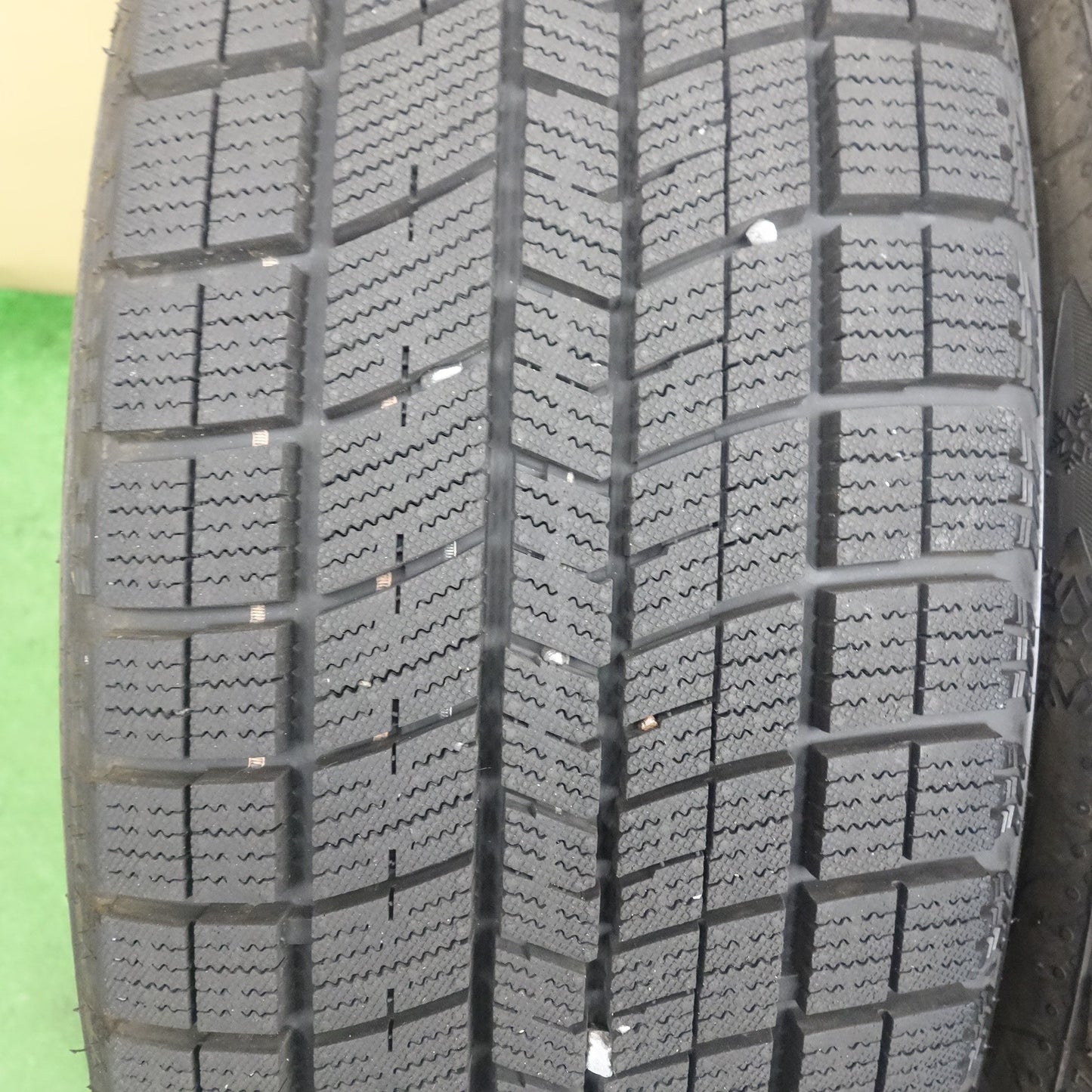 バリ溝！25年！ほぼ10分◎スタッドレス 205/55R17 ナンカン アイスアクティバ AW-1 タイヤ 17インチ ノア ヴォクシー プリウスα ステップワゴン 等◎6083002KTスタ